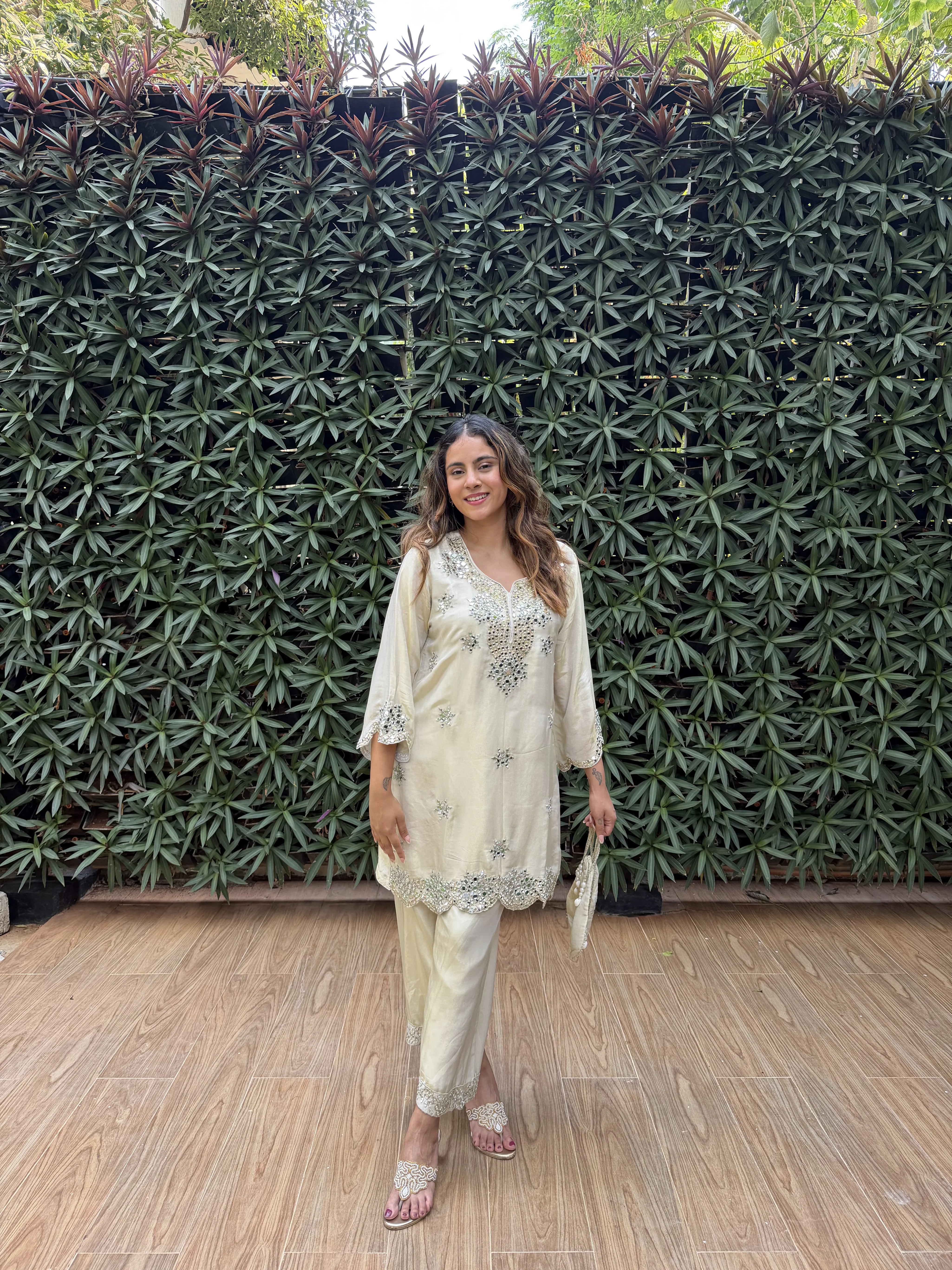 Noor-E-Aaina
