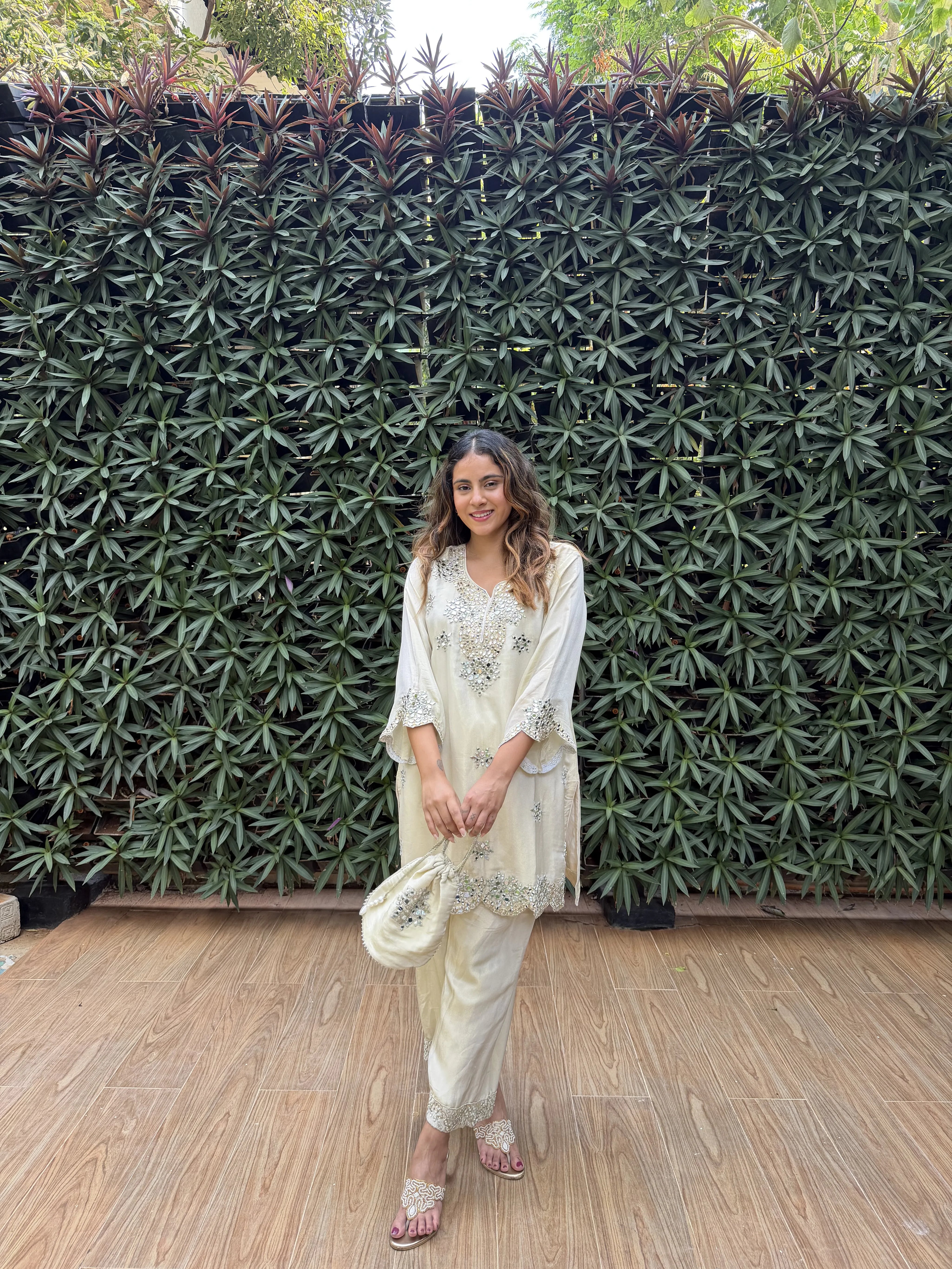 Noor-E-Aaina