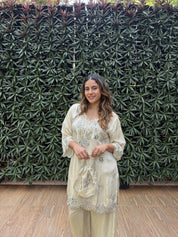 Noor-E-Aaina