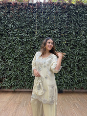 Noor-E-Aaina