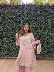 Gul Aaina