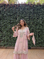 Gul Aaina