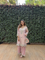 Gul Aaina