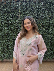 Gul Aaina